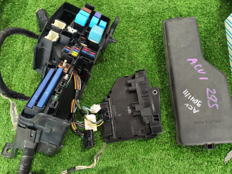 Блок предохранителей под капот Toyota Camry 2008 ACV 40