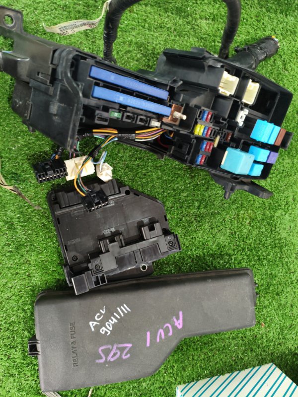 Блок предохранителей под капот Toyota Camry 2008 ACV 40