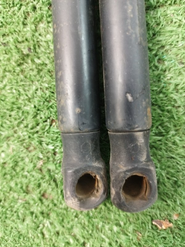 Амортизатор двери багажника Ford Fusion 2006