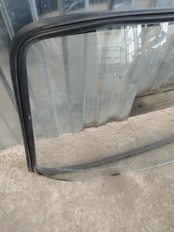 Стекло заднее лада 21061 1974