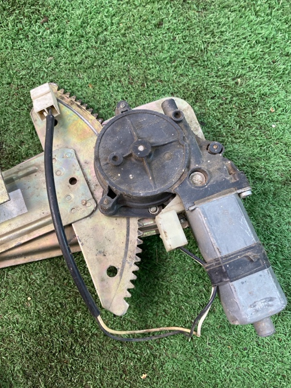 Стеклоподъемный механизм ГАЗ 31105