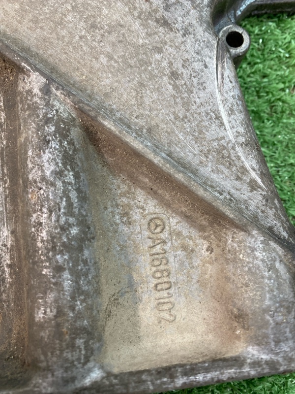 Крышка двигателя Mercedes A140