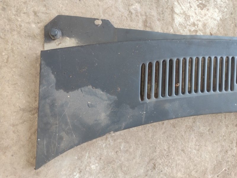 Решетка, жабо под дворники газ 31105 2006 105