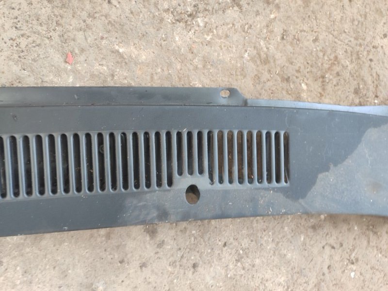 Решетка, жабо под дворники газ 31105 2006 105