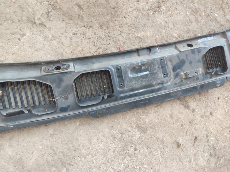 Решетка, жабо под дворники газ 31105 2006 105