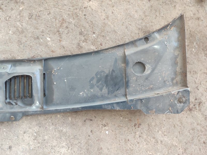 Решетка, жабо под дворники газ 31105 2006 105