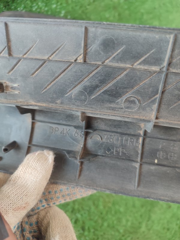 Накладка на порог салона Mazda 3BK