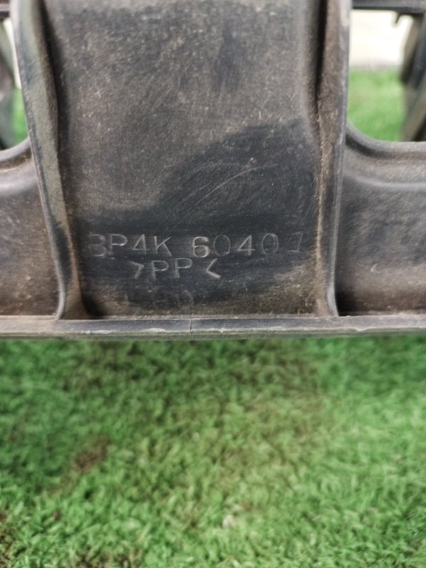 Накладка центральной консоли Mazda Mazda3 BK