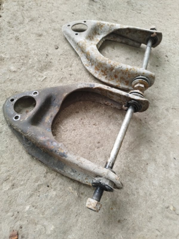 Рычаг подвески верхний лада 2103