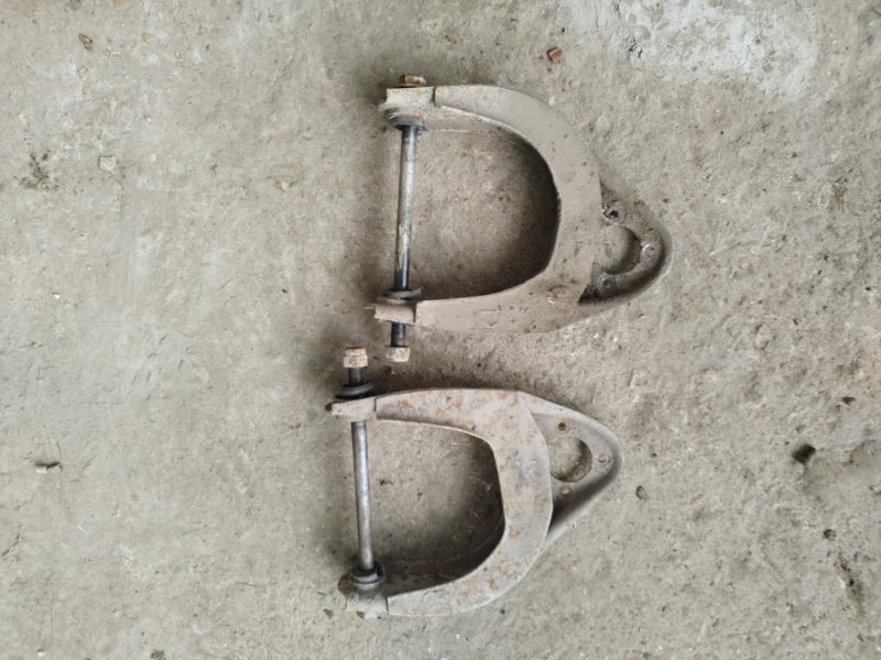 Рычаг подвески верхний лада 2103