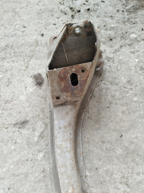 Балка продольная под ДВС лада 2103