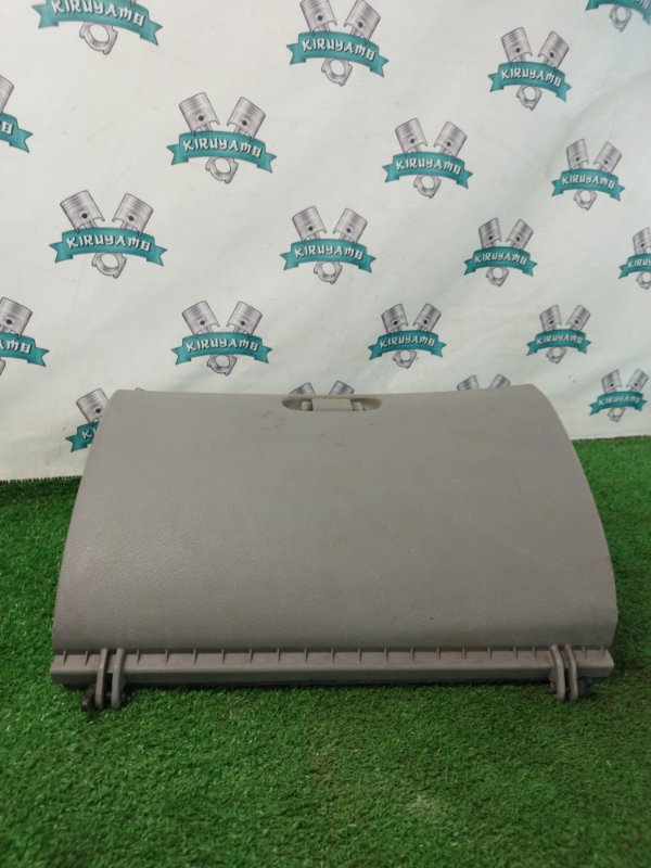 Бардачок Nissan Serena C23