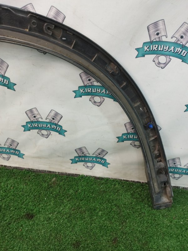 Молдинг на крыло Audi Q3