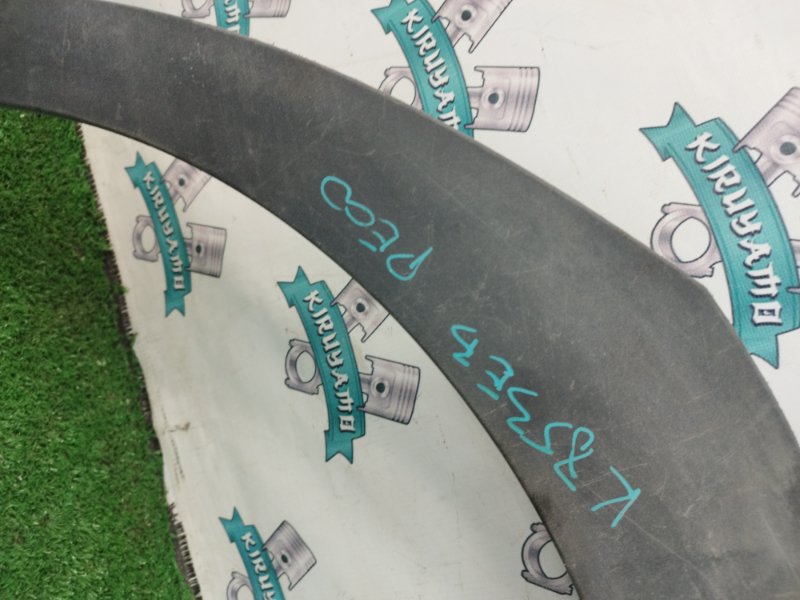 Молдинг на крыло Mercedes-Benz E-ClASS