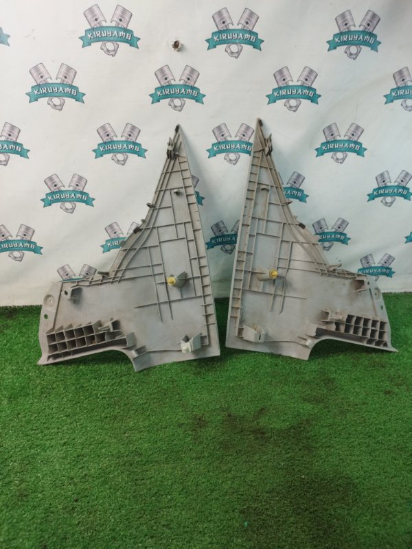 Накладка на стойку кузова Mazda Mazda3 BK