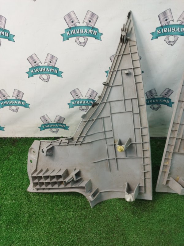 Накладка на стойку кузова Mazda Mazda3 BK