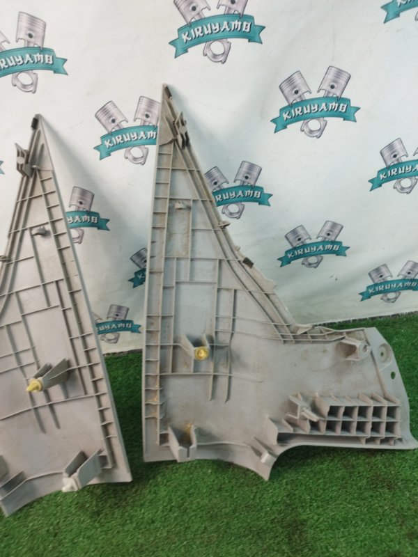 Накладка на стойку кузова Mazda Mazda3 BK