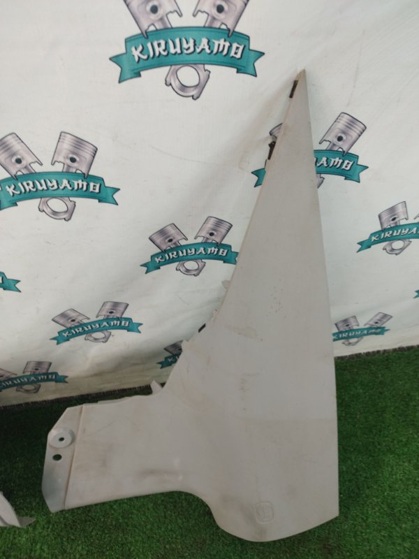 Накладка на стойку кузова Mazda Mazda3 BK