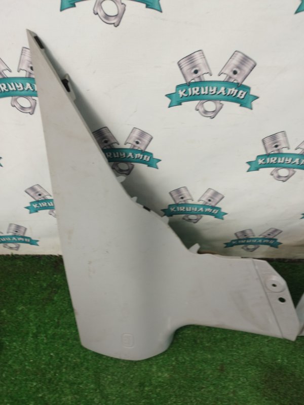 Накладка на стойку кузова Mazda Mazda3 BK