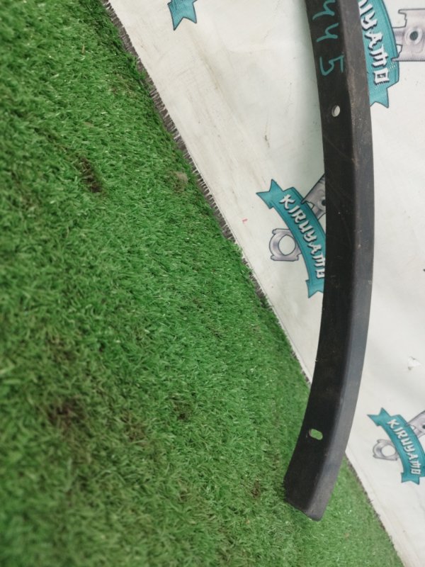 Молдинг на крыло Nissan Terrano