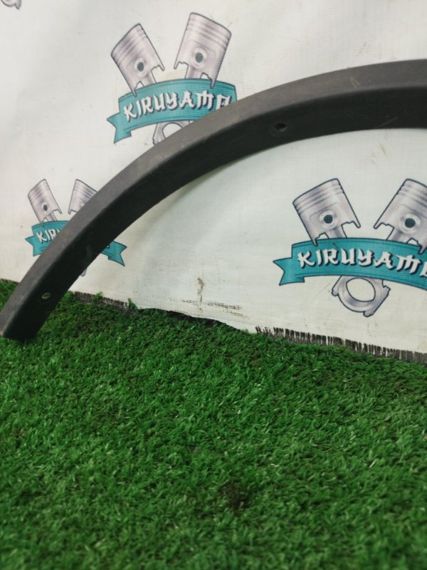 Молдинг на крыло Nissan Terrano