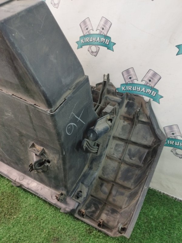 Бардачок Mazda Mazda3 BK