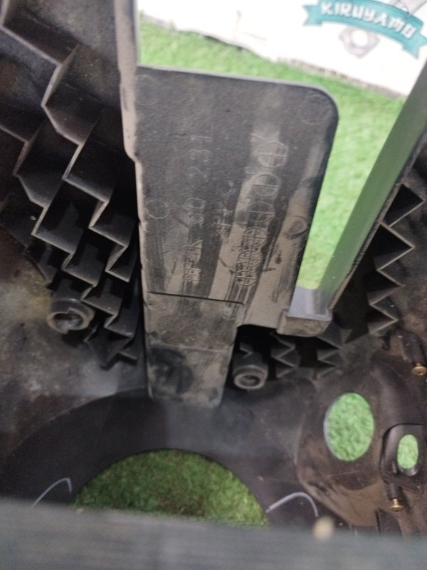 Кожух рулевой колонки Mazda Mazda3 BK