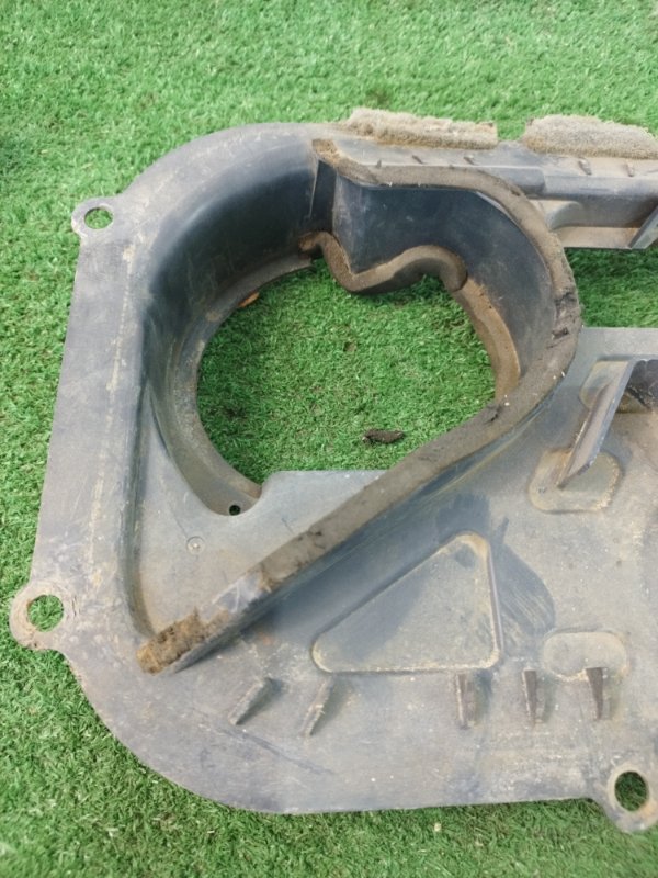 Крышка корпуса печки Mitsubishi Pajero 2