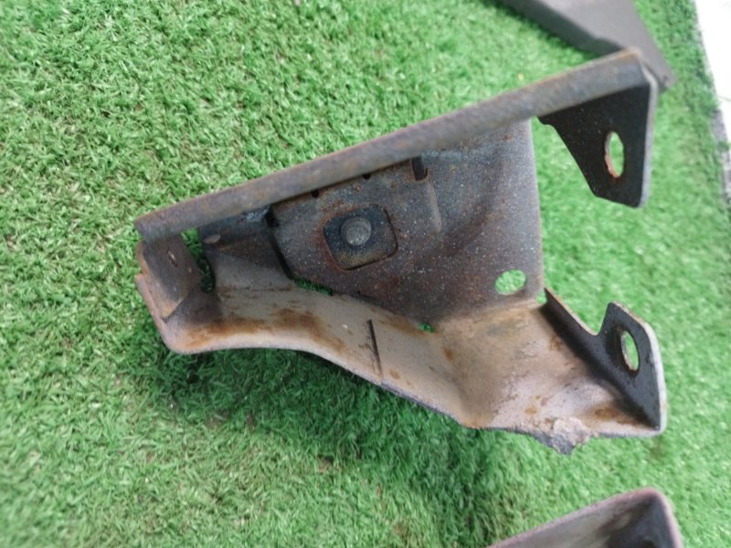 Крепление сиденья лада 21083 1996