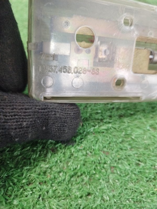 Плафон подсветки салона лада 21083 1996