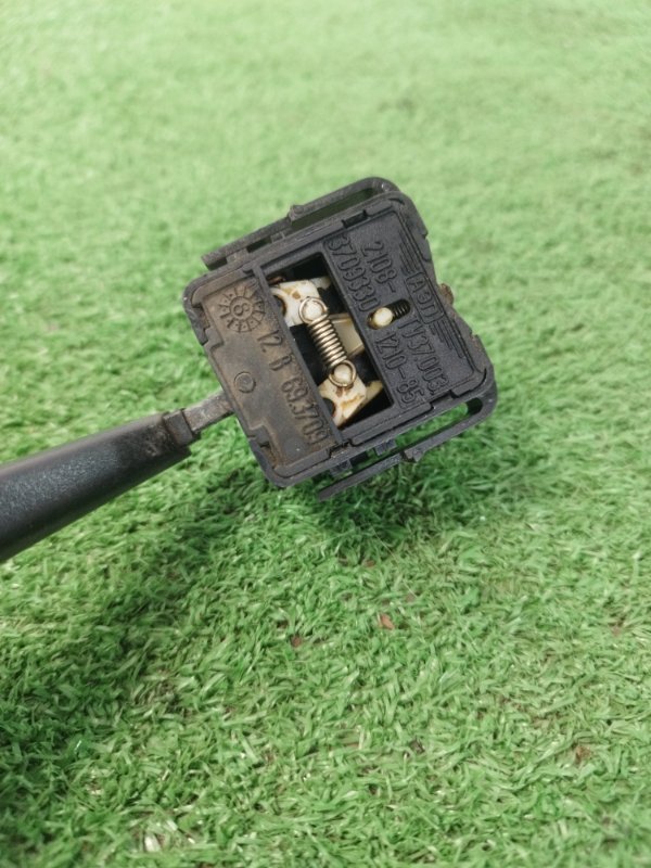 Подрулевой переключатель поворотников лада 21102 2002