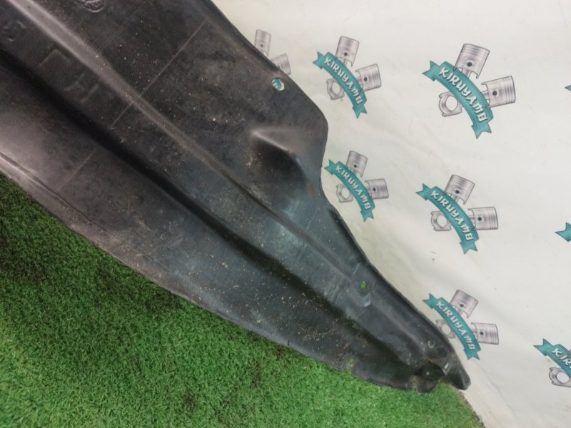 Подкрылок Mitsubishi Pajero 2
