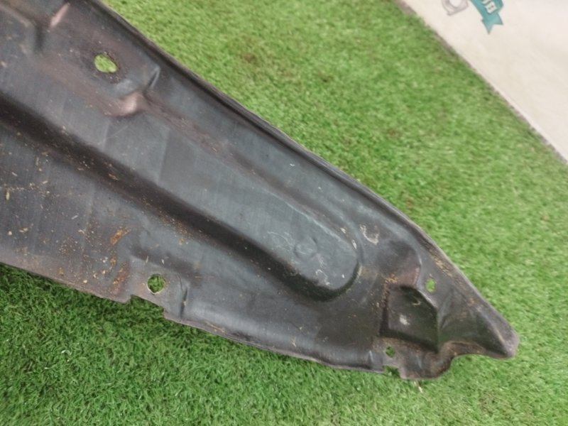 Подкрылок Mitsubishi Pajero 2