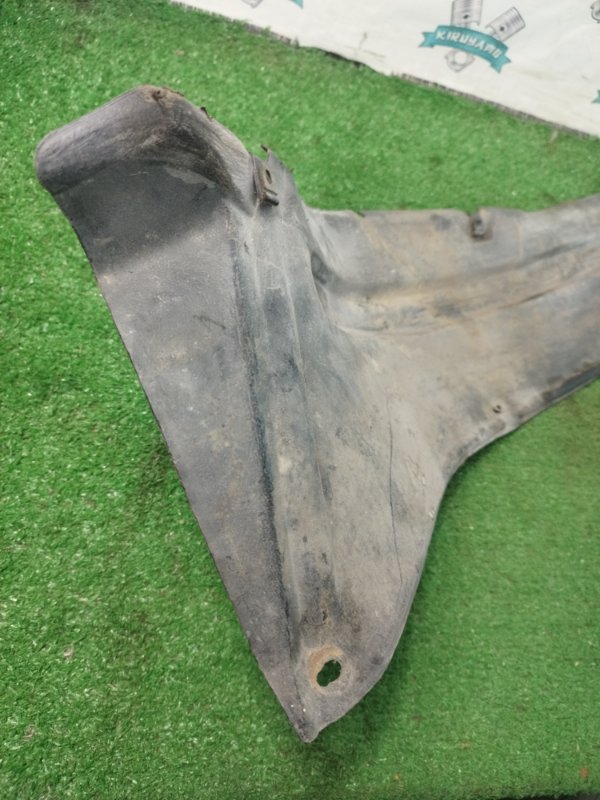 Подкрылок Mitsubishi Pajero 2