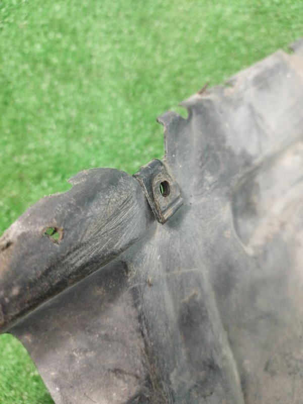 Подкрылок Mitsubishi Pajero 2