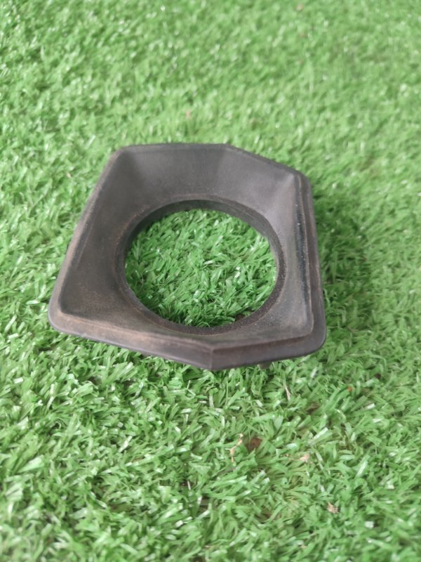 Уплотнитель замка зажигания лада 21083 1996