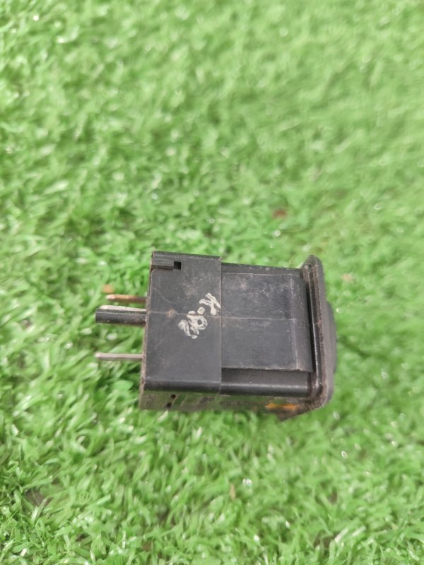 КНОПКА ОТОПИТЕЛЯ лада 21083 1996