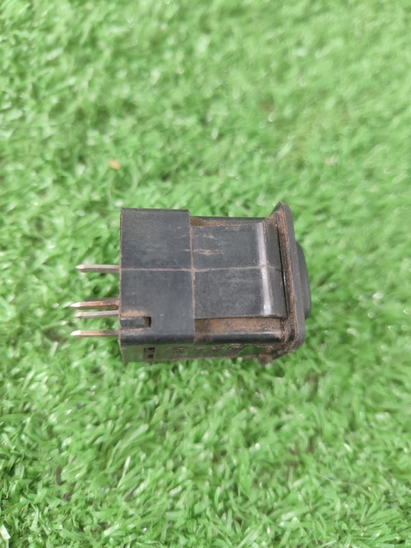 КНОПКА ОТОПИТЕЛЯ лада 21083 1996