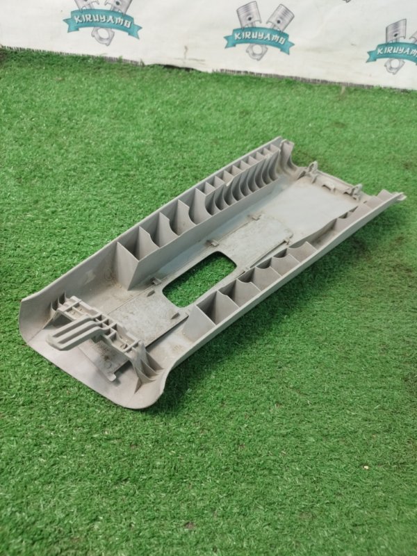 Накладка на стойку кузова Mazda Mazda3 BK