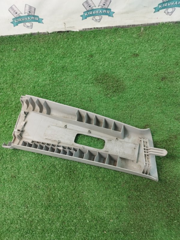 Накладка на стойку кузова Mazda Mazda3 BK