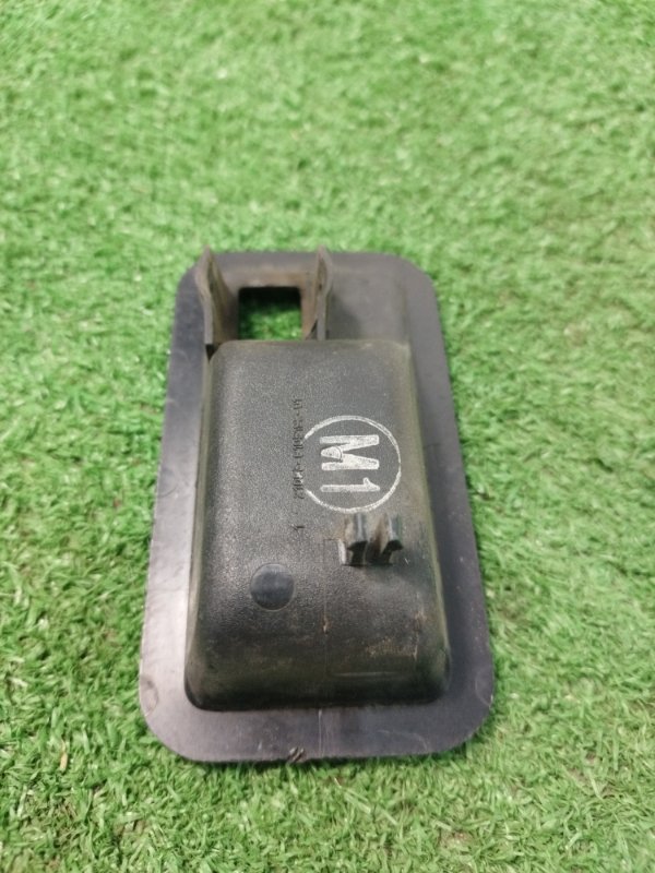 Накладка внутренней ручки двери лада 21083 1996