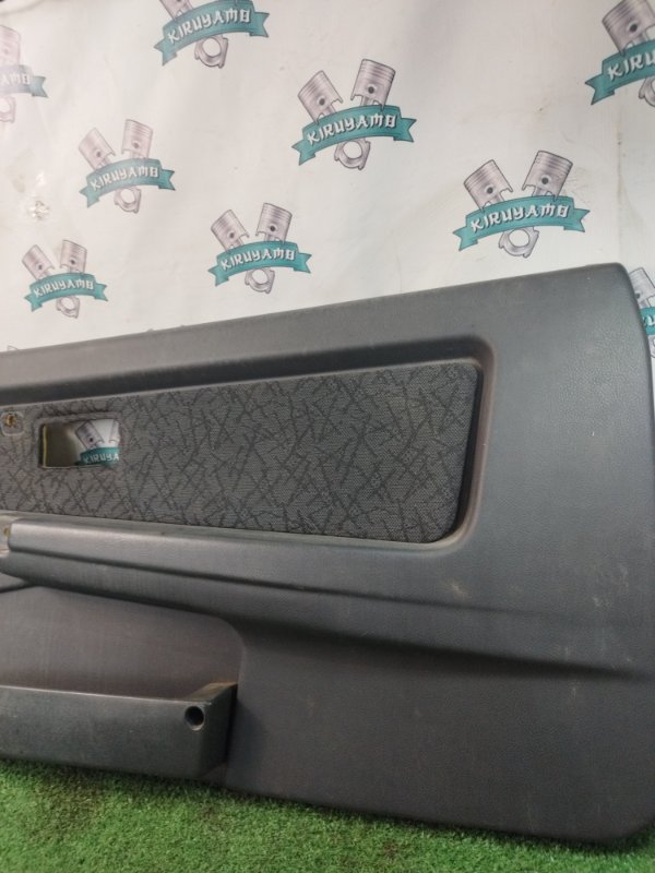 Обшивка боковой двери лада 21083 1996