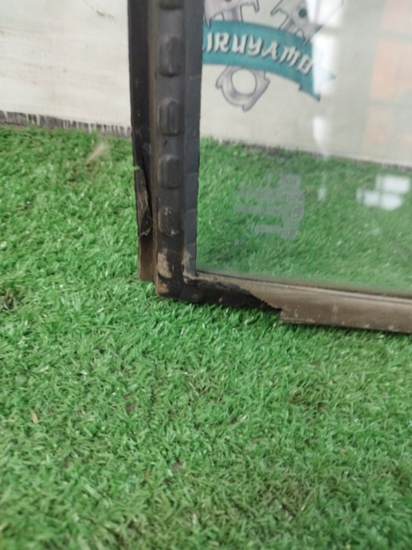 Стекло двери ГАЗ Соболь 2217 1999 2217