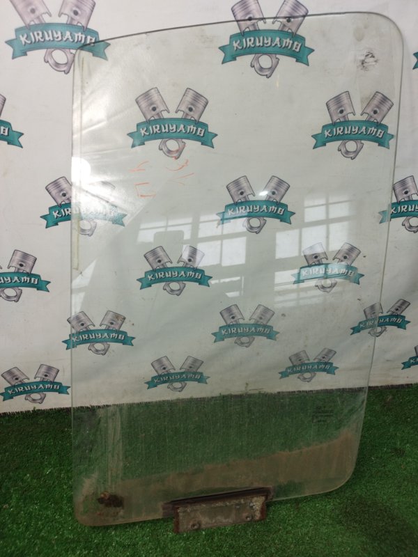 Стекло двери ГАЗ Соболь 2217 1999 2217