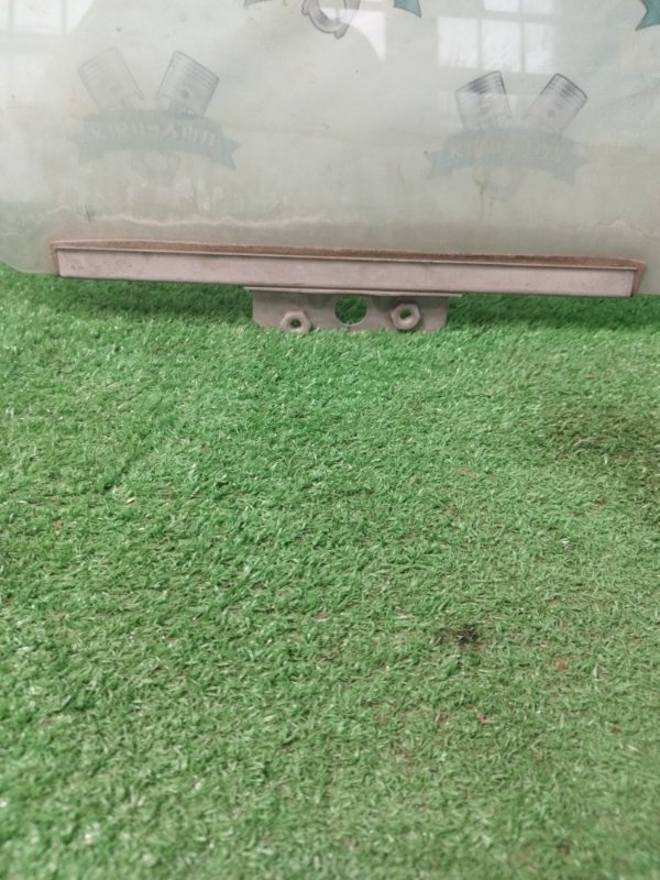 Стекло двери лада 211240 2007 2112