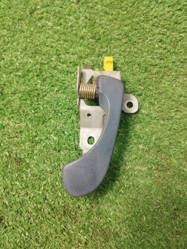 Ручка двери внутренняя Mitsubishi Carisma