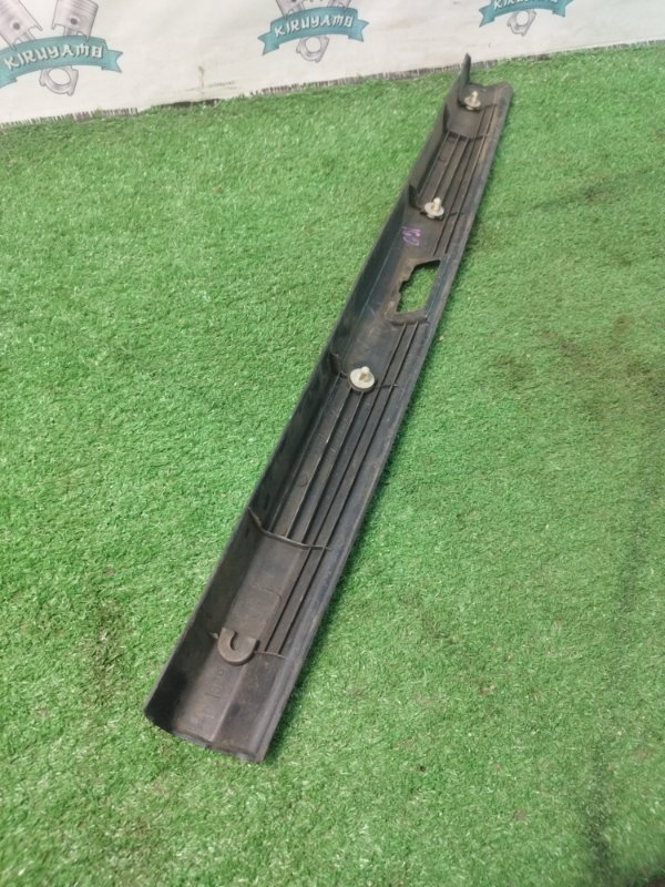 Накладка замка багажника Toyota CORONA 1995 седан