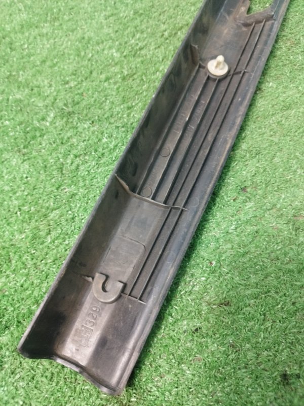 Накладка замка багажника Toyota CORONA 1995 седан