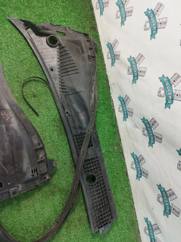 Решетка, жабо под дворники Toyota CORONA 1995 седан