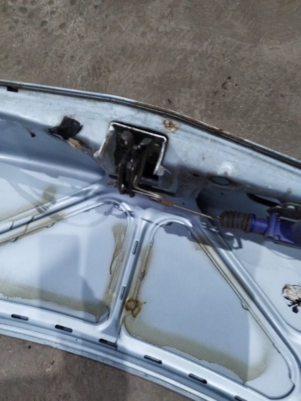 Крышка багажника лада 21102 2002